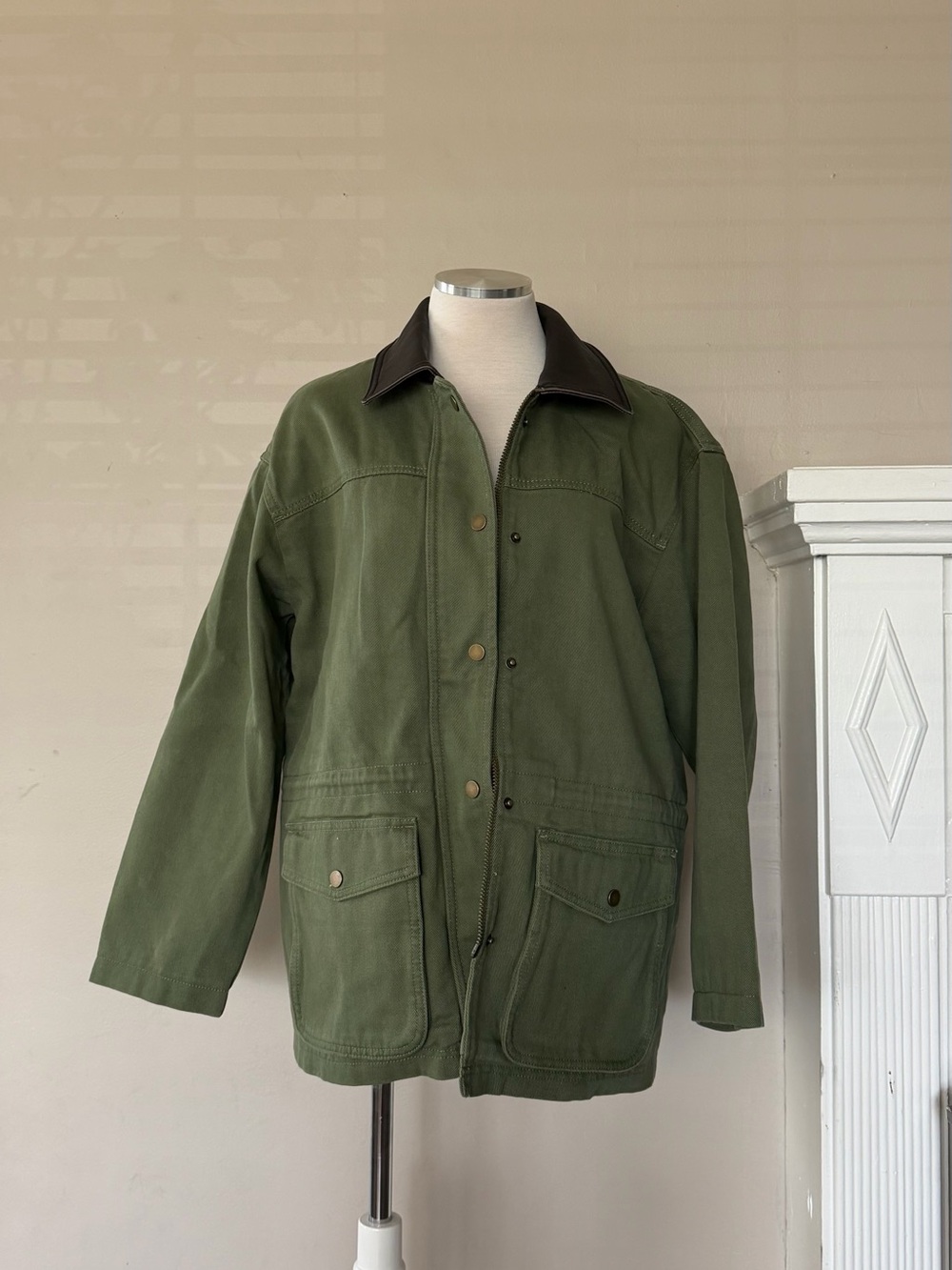 Abercrombie & Fitch Olive Utility Jacket with Contrast Collar - Picture 3 of 5